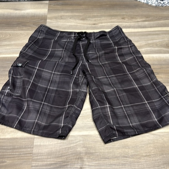 O'Neill Black Board Shorts size 32 - Picture 2 of 6